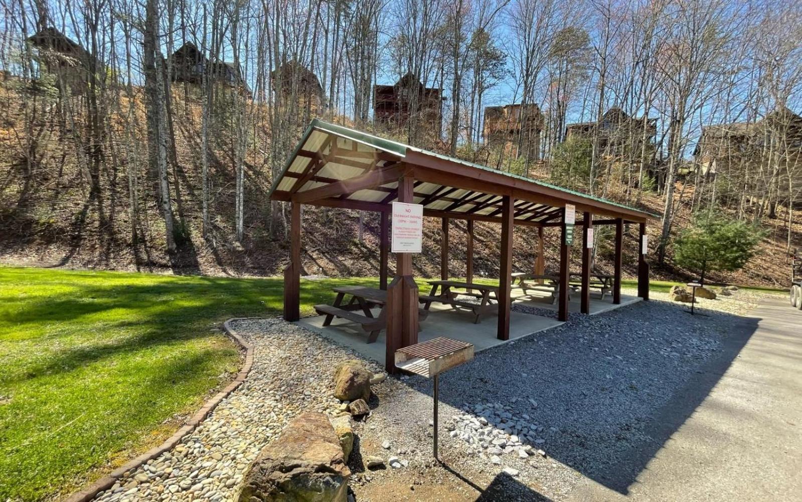 Wild Bear Lodge Sevierville Exterior photo